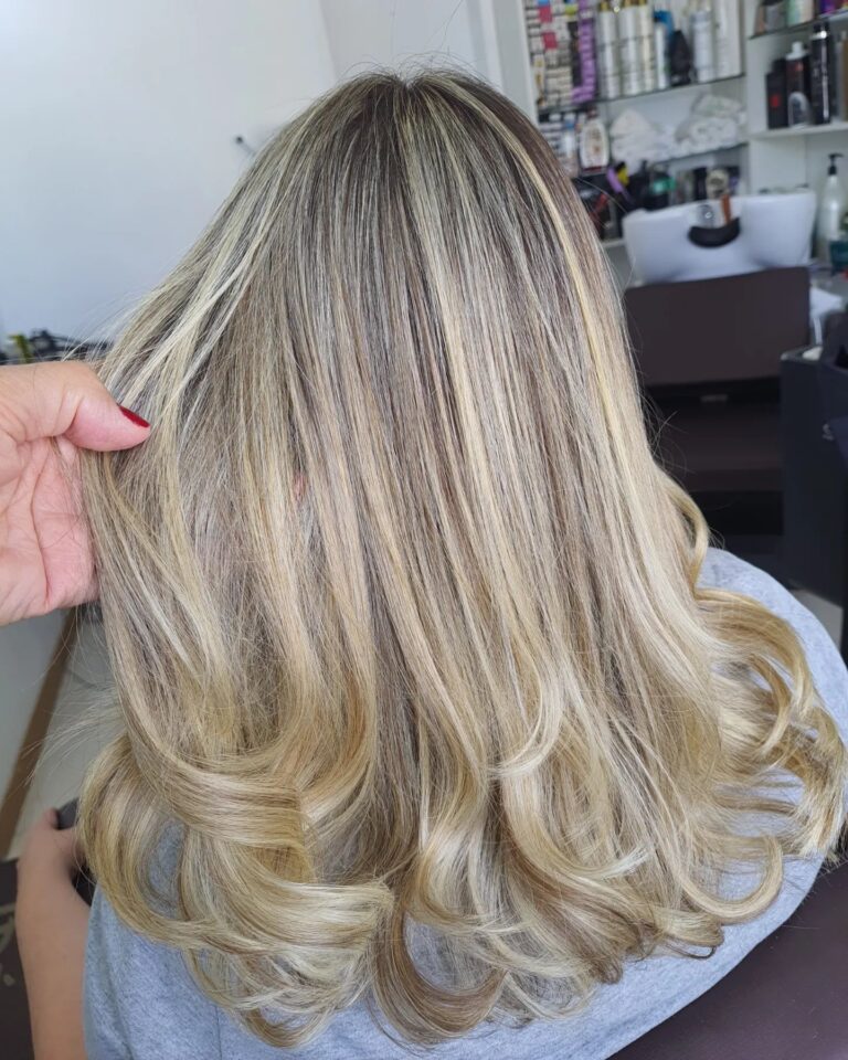 Coloração e mechas · Idéias Estetica e Beleza — salão de beleza em São José, Camaquã - RS